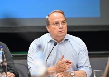 «Κάθε θάμνος και πρόστιμο»: Καμία παράταση για τα ακαθάριστα οικόπεδα – Καμπανάκι από τον Κωνσταντέλλο