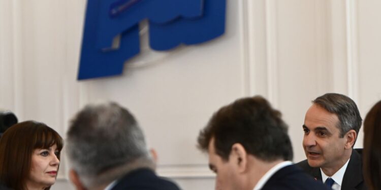 Κυρ. Μητσοτάκης: “Όλοι και ο καθένας ξεχωριστά πρέπει να κάνουμε τη δουλειά μας σωστά και υπεύθυνα” (vid)