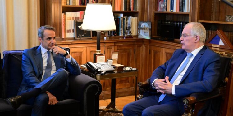 Κυρ. Μητσοτάκης: “Η περαιτέρω κλιμάκωση σε επίπεδο στρατιωτικών επιχειρήσεων ενδεχομένως να οδηγήσει σε πολλά περισσότερα προβλήματα από αυτά τα οποία θα λύσει” (vid)