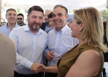 Ν. Χαρδαλιάς: «Παραδίδουμε στους Δήμους της Αττικής 65 υπερσύγχρονα ηλεκτρικά απορριμματοφόρα για ένα καθαρότερο Λεκανοπέδιο»