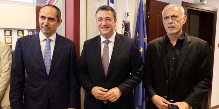 Α. Τζιτζικώστας από τη Ναυτιλιακή Λέσχη Πειραιώς: «Στηρίζουμε τη συμφωνία στον Διεθνή Ναυτιλιακό Οργανισμό που εξασφαλίζει όρους ισότιμου ανταγωνισμού στη ναυτιλία παγκοσμίως»