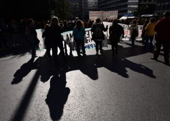 Στάση εργασίας από την ΑΔΕΔΥ για 13ο και 14ο μισθό