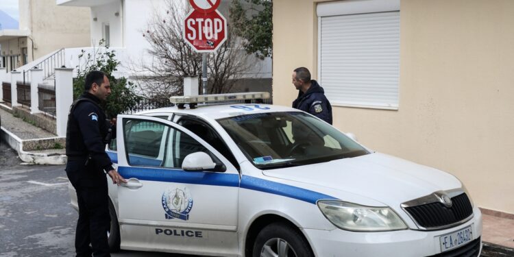 Σε εξέλιξη αστυνομική επιχείρηση σε οικισμό στον Ασπρόπυργο – Έχουν γίνει τρεις συλλήψεις για κλοπές