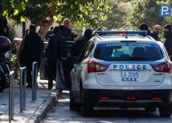 Θεσσαλονίκη: Συνελήφθησαν δύο άτομα μετά τον εντοπισμό δύο πιστολιών με 27 φυσίγγια σε μπαλκόνι διαμερίσματος