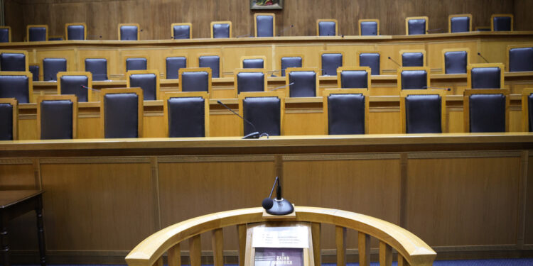 Υπόθεση trafficking στην Ηλιούπολη: Ποινή 4 ετών και 4 μηνών στον αστυνομικό και 9,5 ετών στον συγκατηγορούμενό του