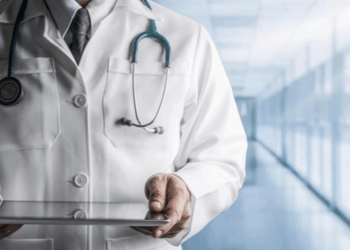Παράταση των συμβάσεων των προσωπικών γιατρών έως το τέλος του έτους