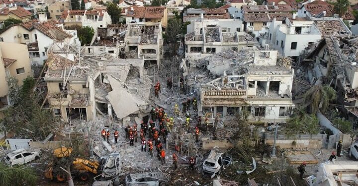 Τρεις νεκροί στο Τελ Αβίβ – Το Ιράν εκτόξευσε βαλλιστικούς πυραύλους εναντίον του Ισραήλ ως αντίποινα
