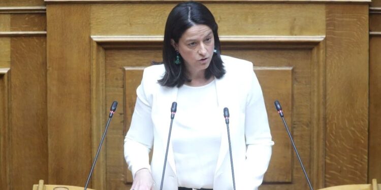 Ν. Κεραμέως: Από τους 660.000 Έλληνες που έφυγαν στο εξωτερικό, 420.000 έχουν ήδη επιστρέψει