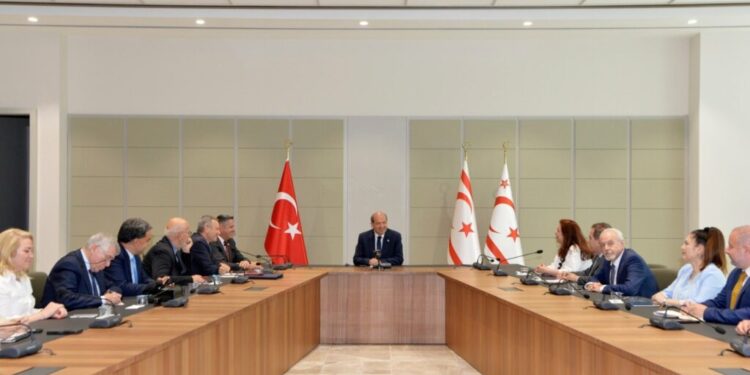 ΝΔ για στέλεχος του ΠΑΣΟΚ στα Κατεχόμενα: Δεν είδαμε ούτε μία ανακοίνωση από τη Χαριλάου Τρικούπη
