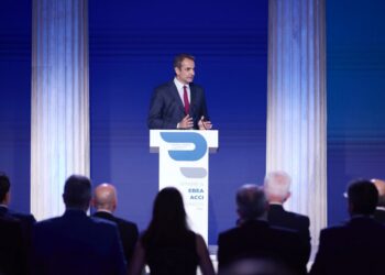 Ο Κ. Μητσοτάκης στην τελετή απονομής των ετήσιων βραβείων του ΕΒΕΑ (Live)
