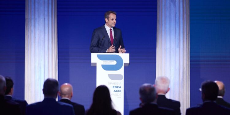 Ο Κ. Μητσοτάκης στην τελετή απονομής των ετήσιων βραβείων του ΕΒΕΑ (Live)