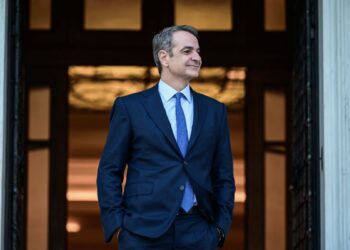 Μητσοτάκης απέναντι στην τοξικότητα: Στους δρόμους για τρίτη θητεία και πολιτική αντεπίθεση