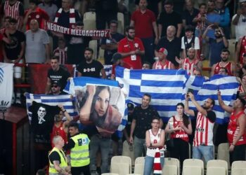 Λένα Ζευγαρά: Το οργισμένο story της λαϊκής τραγουδίστριας για το πανό στο ΣΕΦ