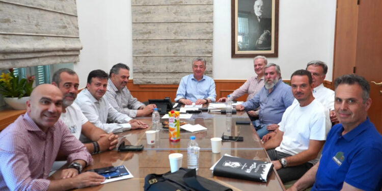Η διοίκηση του ερασιτέχνη ΟΦΗ συναντήθηκε με τον Περιφερειάρχη Κρήτης