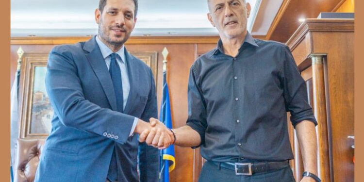 Συνάντηση του Δημάρχου Πειραιά Γ. Μώραλη με τον Αναπληρωτή Υπουργό Μεταφορών Κ. Κυρανάκη – Στο επίκεντρο η υπογειοποίηση των γραμμών του ΗΣΑΠ