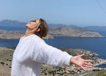 Σοφία Αλιμπέρτη: Καλοκαίρι στην Αίγινα με νέο ξεκίνημα