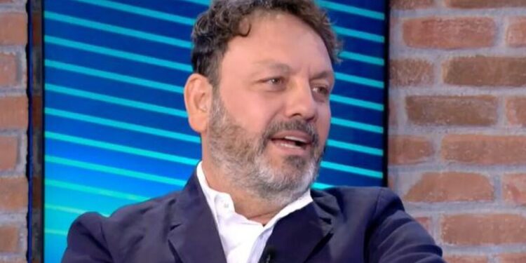 Συνελήφθη ο Στάθης Αγγελόπουλος για το επεισόδιο με την πρώην σύζυγό του – Τι υποστηρίζει φιλικό του πρόσωπο