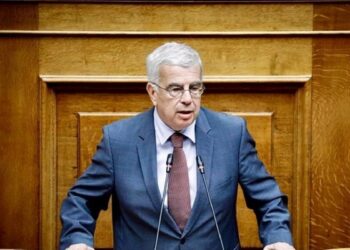 Επίθεση με γκαζάκια στο σπίτι του βουλευτή Στράτου Σιμόπουλου: “Ενοχλούν οι απόψεις μου…”