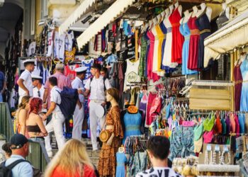 Πόλεμος Ισραήλ – Ιράν: Πώς απειλεί το ελληνικό καλοκαίρι – Τουρισμός και ασφάλεια στο επίκεντρο