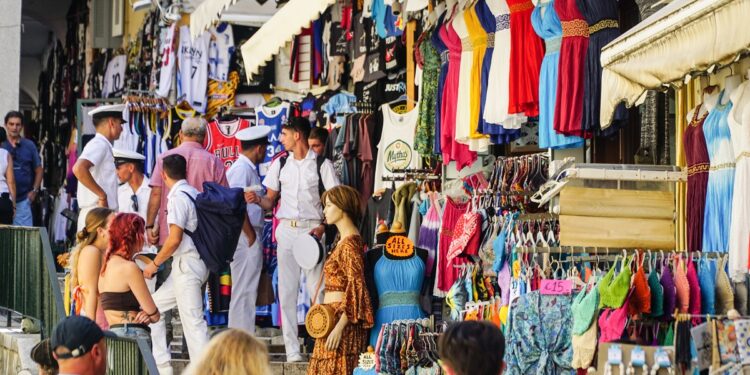 Πόλεμος Ισραήλ – Ιράν: Πώς απειλεί το ελληνικό καλοκαίρι – Τουρισμός και ασφάλεια στο επίκεντρο