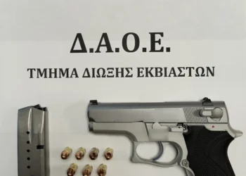 Γλυφάδα: Συνελήφθη άτομο με πιστόλι σε κέντρο διασκέδασης
