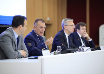 Σφίγγει ο κλοιός για την οπαδική βία: 1,6 εκατ. ευρώ σε πρόστιμα, 2.500 κάμερες στα γήπεδα – Πάνω από 100 αγώνες χωρίς θεατές