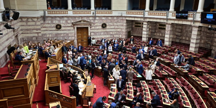 ΟΠΕΚΕΠΕ: Η ΝΔ έμεινε μόνη -Απόρριψη προτάσεων για Βορίδη και Αυγενάκη – Αποχώρηση αντιπολίτευσης, ραντεβού για την εξεταστική τον Σεπτέμβριο