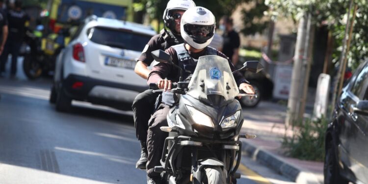 ΕΚΤΑΚΤΟ: Εκρηκτικός μηχανισμός σε σπίτι δημοσιογράφου