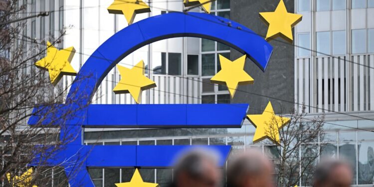 Eurostat: Στο 6,2% η ανεργία στην Ευρωζώνη τον Ιούνιο, στο 5,6% στην ΕΕ