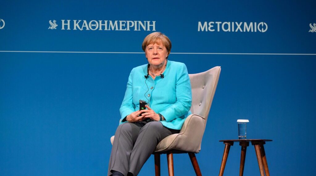 Άνγκελα Μέρκελ: «Ο Σόιμπλε ήθελε την Ελλάδα εκτός ευρώ – Τον έπαιρνα κάθε ώρα τηλέφωνο»