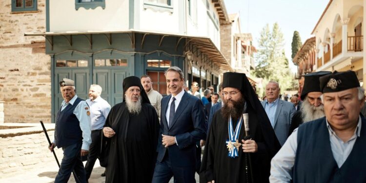 Κυρ. Μητσοτάκης από Άγιο Όρος: “Θέλω να εκφράσω την ευγνωμοσύνη της Πολιτείας και του λαού μας για το τεράστιο έργο που επιτελείται”