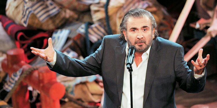Λάκης Λαζόπουλος: Πάντρεψε την κόρη του στην Πάρο – «Σεβαστείτε τις προσωπικές μας στιγμές»