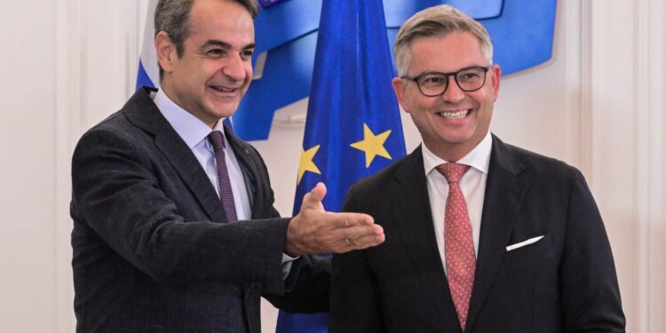 Κυρ. Μητσοτάκης: “Τους τελευταίους μήνες έχουμε διαπιστώσει σημαντική πίεση στη διαδρομή μεταξύ ανατολικής Λιβύης και νότιας Κρήτης, και αυτό είναι ένα πρόβλημα που πρέπει οπωσδήποτε να θέσουμε υπό έλεγχο” (vid)