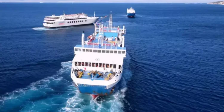 Μαζική έξοδος από την Αθήνα – Γεμάτα τα λιμάνια