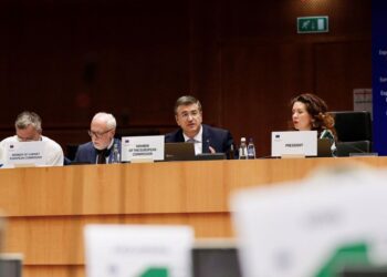 Κάλεσμα Τζιτζικώστα σε Περιφέρειες και Δήμους για το μέλλον του τουρισμού