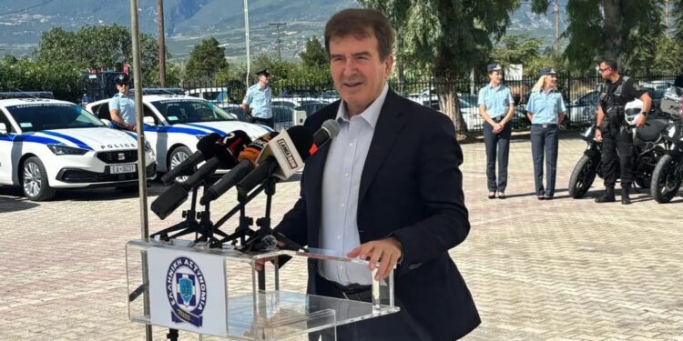 Μ. Χρυσοχοΐδης από Λαμία: “Ο Νόμος ισχύει για όλους μας – Δεν υπάρχουν άβατα”