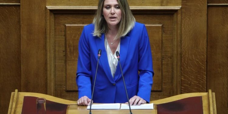 Η Υφ. Εργασίας Α. Ευθυμίου για τον επανυπολογισμό των συντάξεων του πρώην ταμείου των συνταξιούχων της Εθνικής Τράπεζας ΤΣΠ-ΕΤΕ