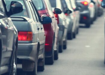 «Καμπάνα» σε 450.000 οδηγούς: Έρχονται τα πρώτα πρόστιμα για ΙΧ χωρίς ασφάλεια, τέλη και ΚΤΕΟ