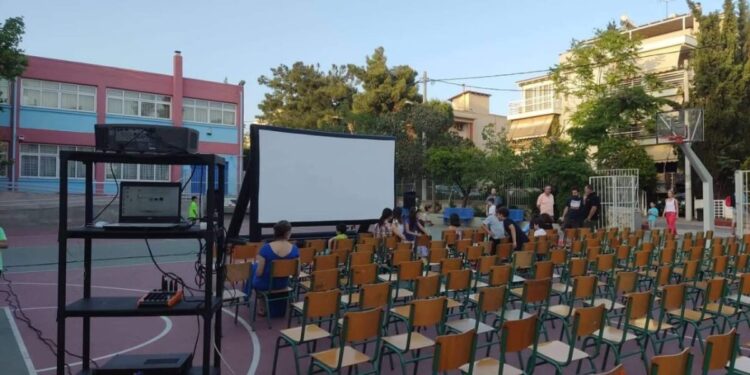 Δήμος Αθηναίων: Δωρεάν προβολές παιδικών ταινιών σε προαύλια σχολείων