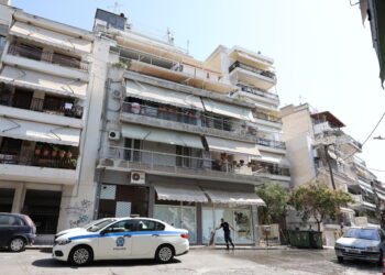 Έκρηξη σε πολυκατοικία στις Συκιές: Σε πλήρη εξέλιξη βρίσκονται οι έρευνες