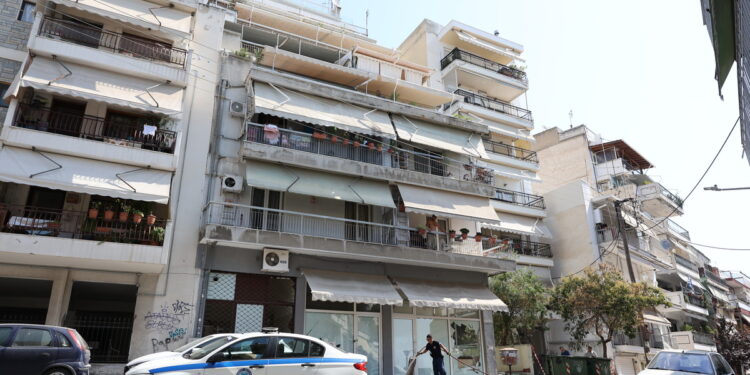 Έκρηξη σε πολυκατοικία στις Συκιές: Σε πλήρη εξέλιξη βρίσκονται οι έρευνες