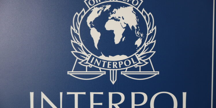 Interpol: Μεγάλη διεθνής επιχείρηση κατά της διακίνησης ανθρώπων – 158 συλλήψεις