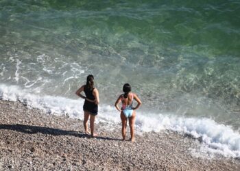 Καιρός: Νέα πτώση της θερμοκρασίας σήμερα με ισχυρούς ανέμους έως 8 μποφόρ