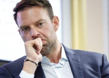 Βαθύ ρήγμα στο κόμμα Κασσελάκη: Αποχώρησαν Καρανίκας και Αντώναρος με βαριές αιχμές – Ποια θα είναι τα επόμενα βήματά τους;