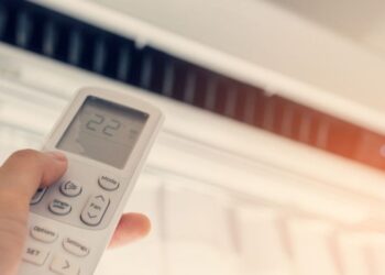 Καύσωνας: Πόσο ρεύμα καίει το κλιματιστικό και ο ανεμιστήρας – Οδηγίες για σωστή χρήση χωρίς εκπλήξεις στον λογαριασμό
