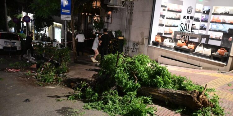 Ατύχημα στο Κολωνάκι: Τα λάθη του 35χρονου παρκαδόρου που προκάλεσαν τους 12 τραυματίες