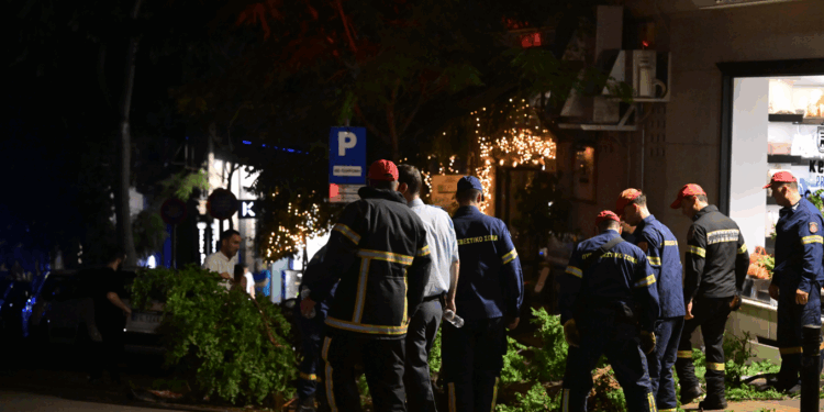 Κολωνάκι: Στη ΜΕΘ ο 46χρονος από το ατύχημα με το τζιπ – Συγκλονίζουν οι τραυματίες, ελεύθερος ο παρκαδόρος