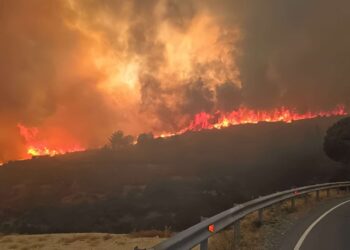 Πύρινη κόλαση στη Λεμεσό: Δύο νεκροί, δεκάδες τραυματίες και εκτεταμένες καταστροφές στην Κύπρο