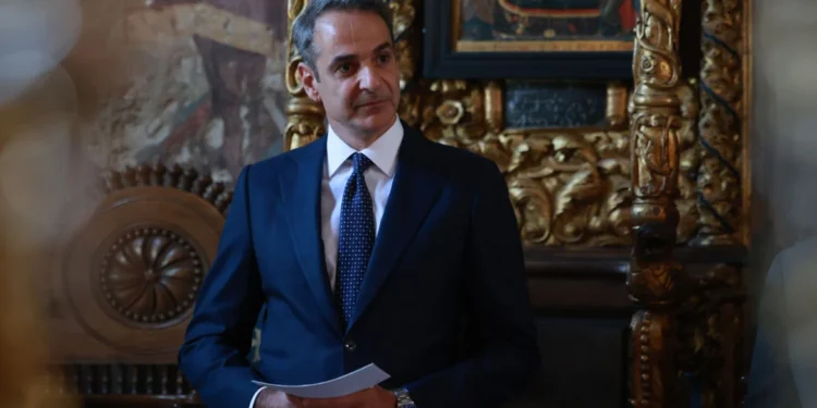 Μητσοτάκης στο Άγιο Όρος: Υποδοχή με επισημότητα στις Καρυές – «Στηρίζω την πνευματική αποστολή σας»