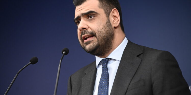 Μαρινάκης: Η κυβέρνηση στέλνει ένα μήνυμα αποφασιστικότητας ότι η δίοδος προς την Ελλάδα κλείνει